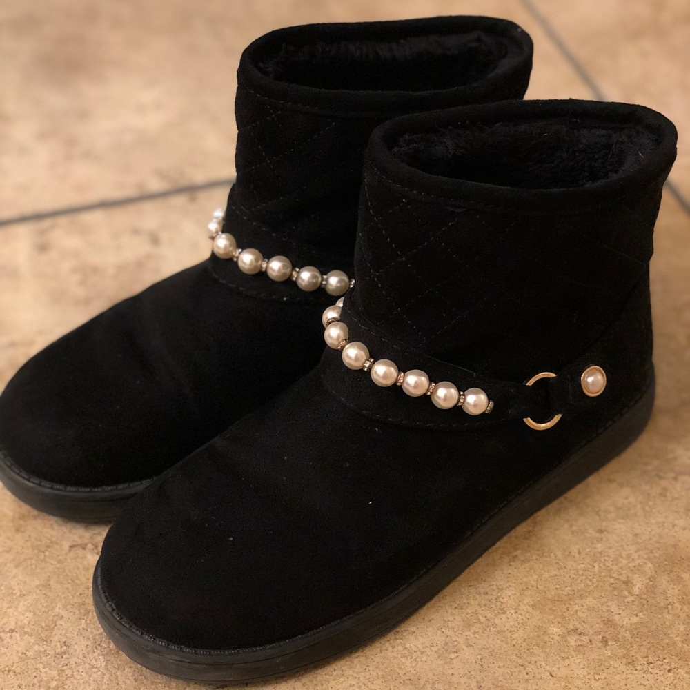 🥾Perfect UNISA Suede Booties🥾